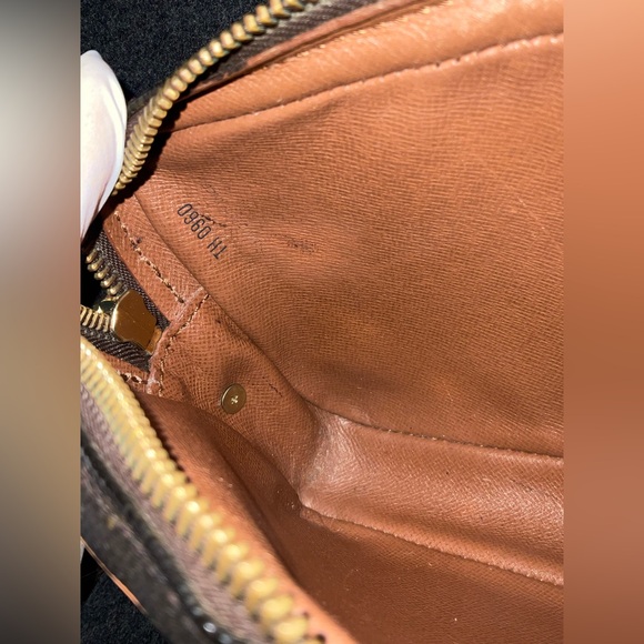 LOUIS VUITTON CLUTCH BAG 2WAYS ✅AUTHENTIC - Picture 8 of 12